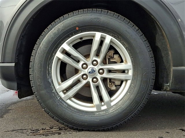 Used 2022 Ford Explorer XLT w/ Equipment Group 202A image 8