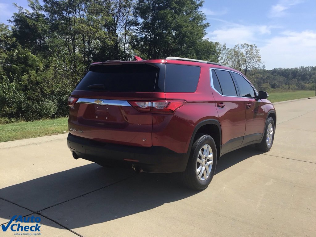 Used 2021 Chevrolet Traverse LT image 3
