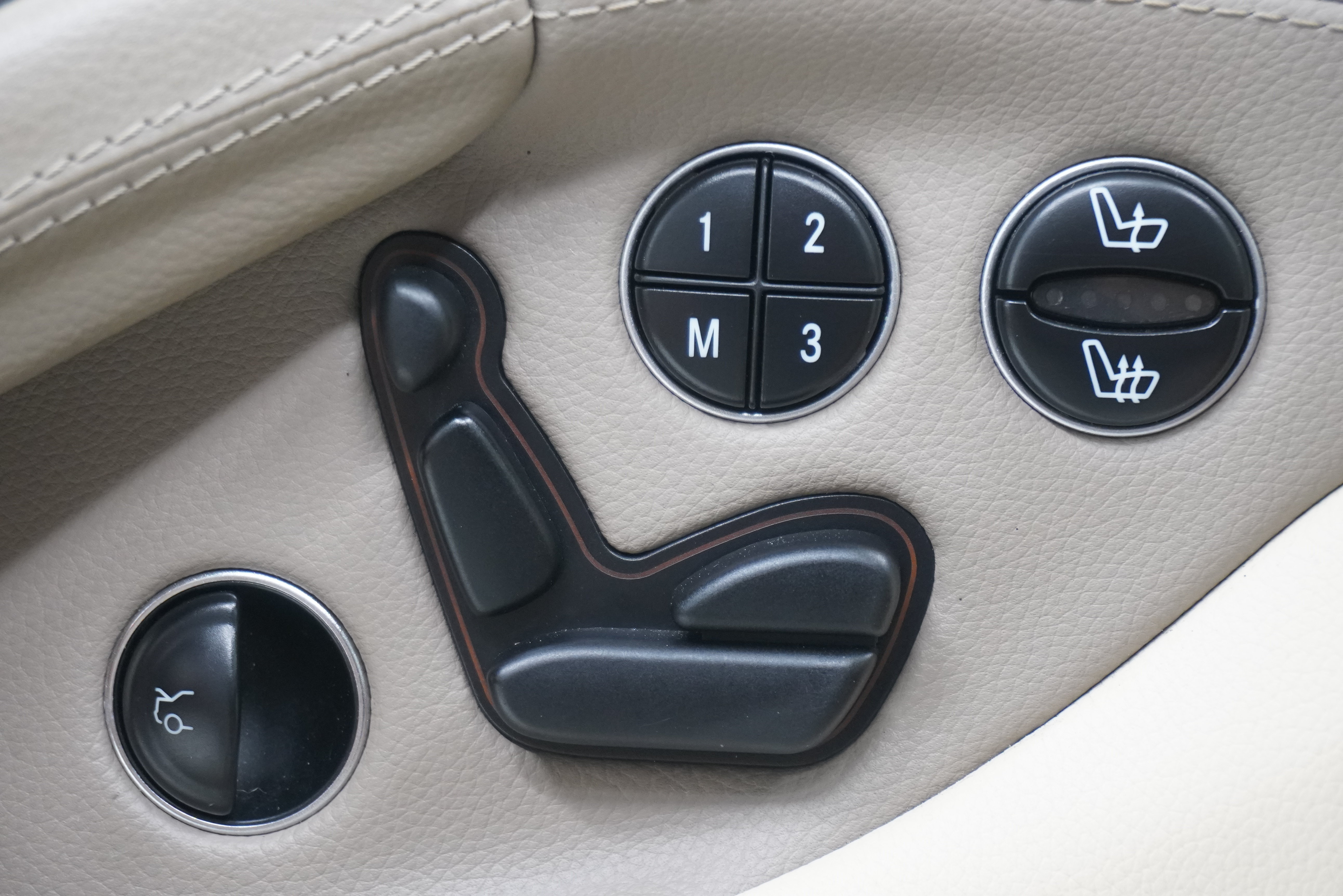 Used 2007 Mercedes-Benz SL 550 image 15