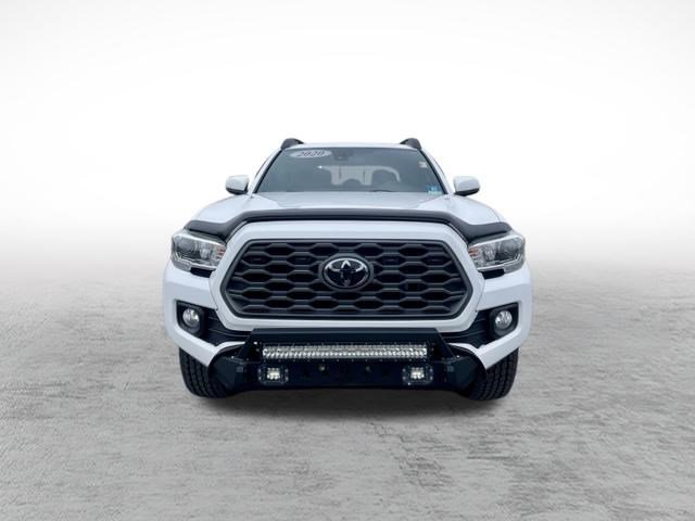 Used 2020 Toyota Tacoma TRD Off-Road image 2