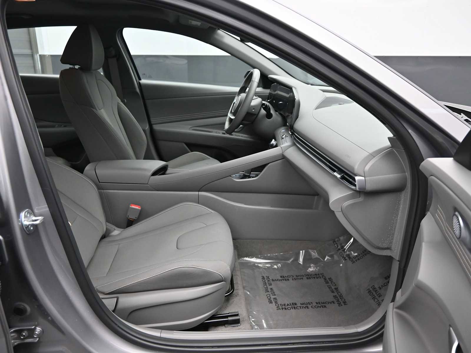 Certified 2025 Hyundai Elantra SEL image 11