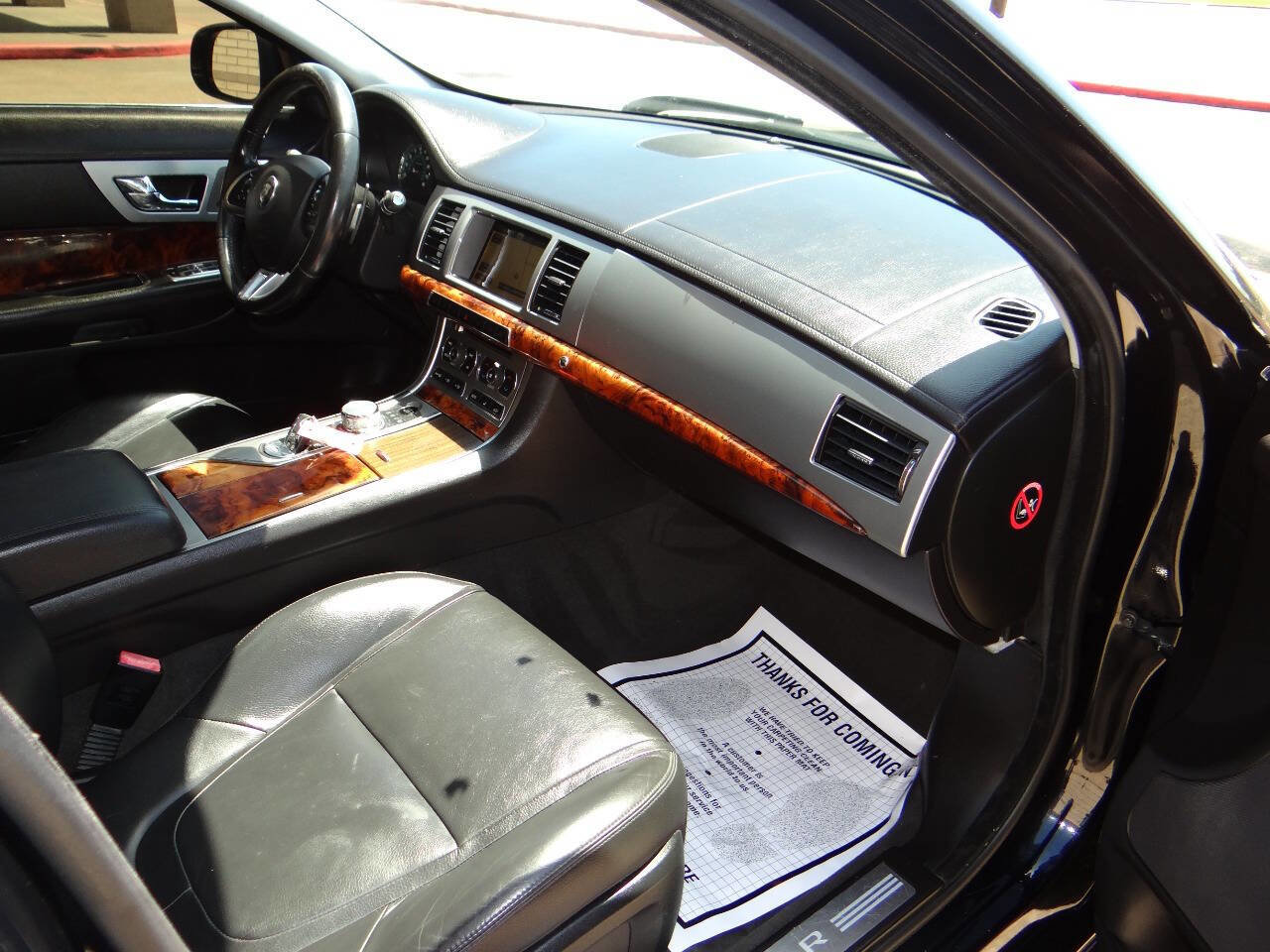 Used 2014 Jaguar XF 3.0 image 19