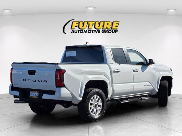 Certified 2025 Toyota Tacoma SR5 AWD/4WD image 5