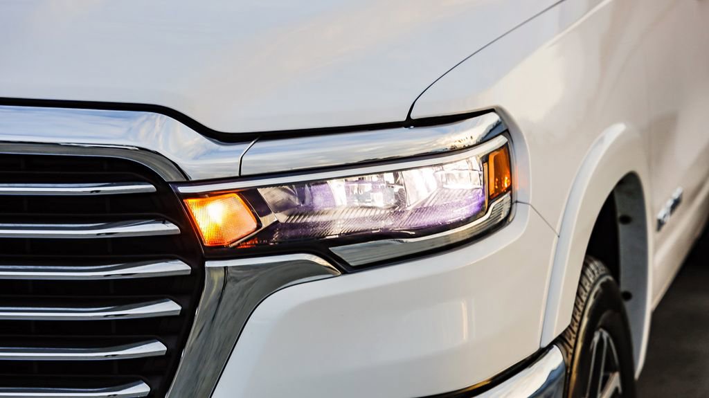 Used 2026 RAM 1500 Laramie AWD/4WD image 4