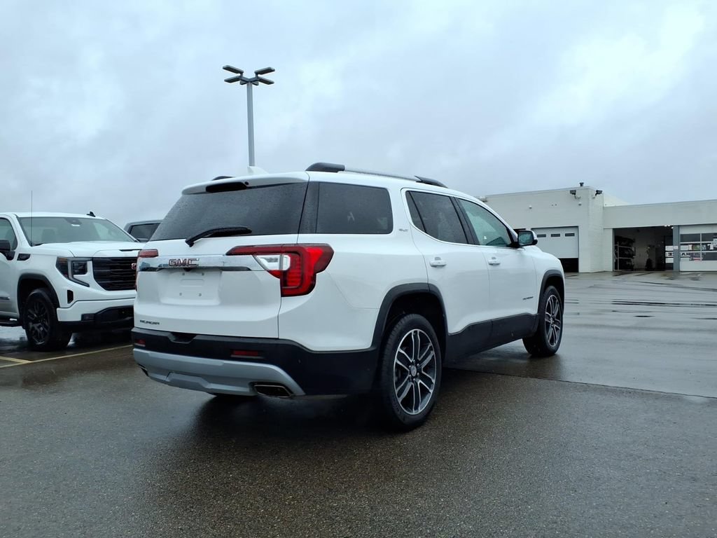 Used 2023 GMC Acadia SLT w/ Technology Package FWD image 4