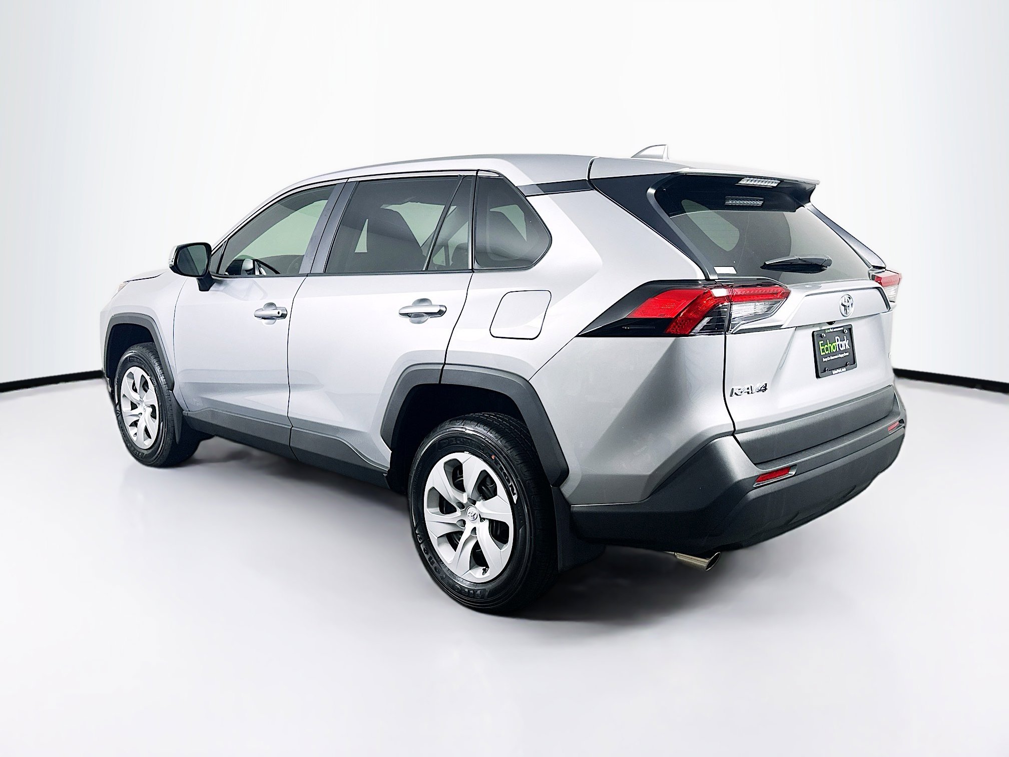 Used 2025 Toyota RAV4 LE image 5