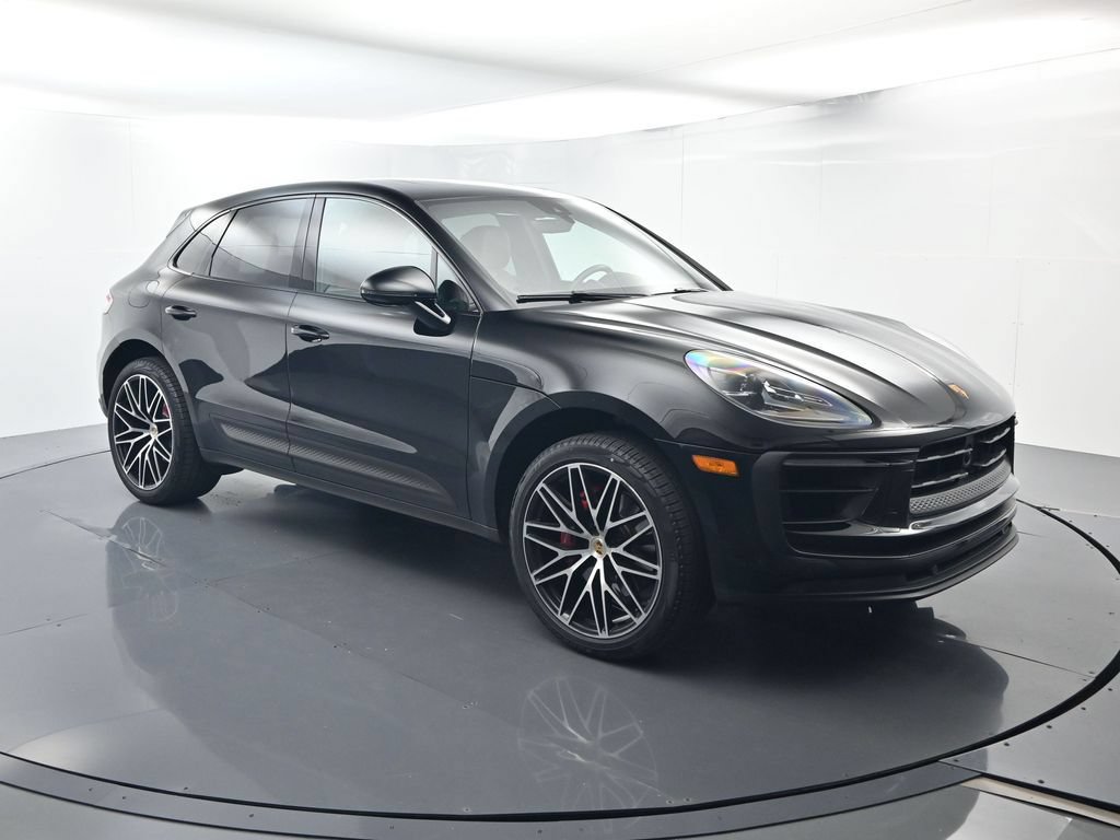 Certified 2023 Porsche Macan S AWD/4WD image 17