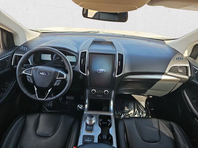 Used 2022 Ford Edge Titanium image 9