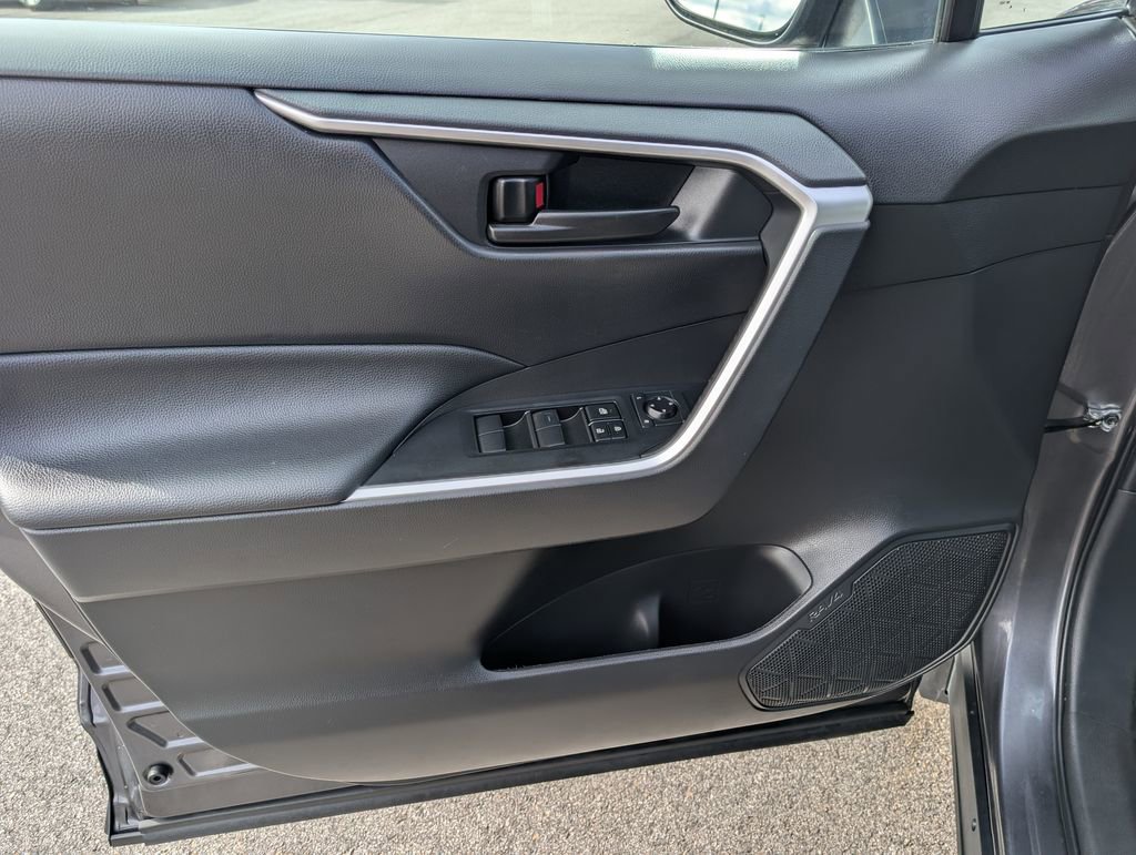 Used 2024 Toyota RAV4 LE image 15