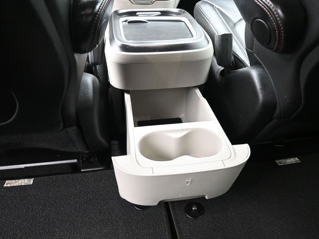 Used 2017 Chrysler Pacifica Touring-L Plus image 42