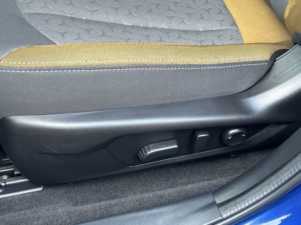 Certified 2025 Subaru Crosstrek 2.5i Sport w/ Crosstrek Mirror Package image 16