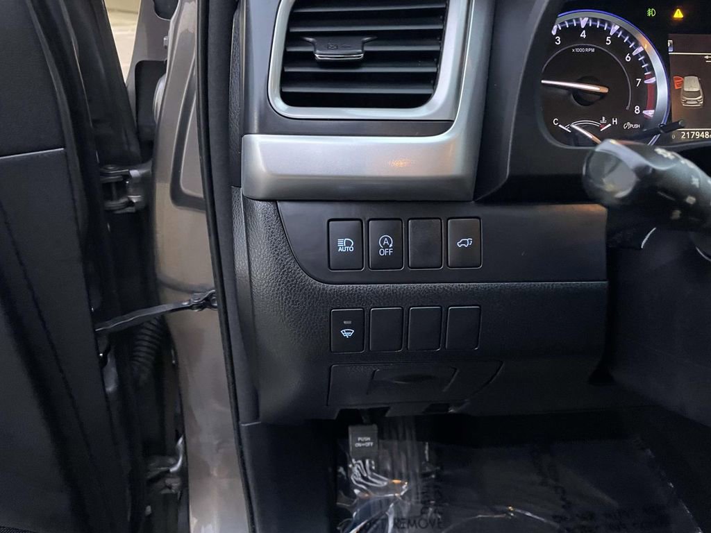 Used 2017 Toyota Highlander XLE image 31