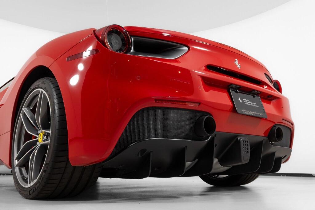 Certified 2018 Ferrari 488 GTB RWD image 19