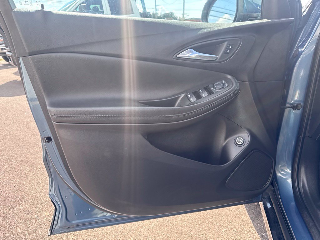 Used 2025 Buick Encore GX Sport Touring w/ Comfort Package FWD image 12