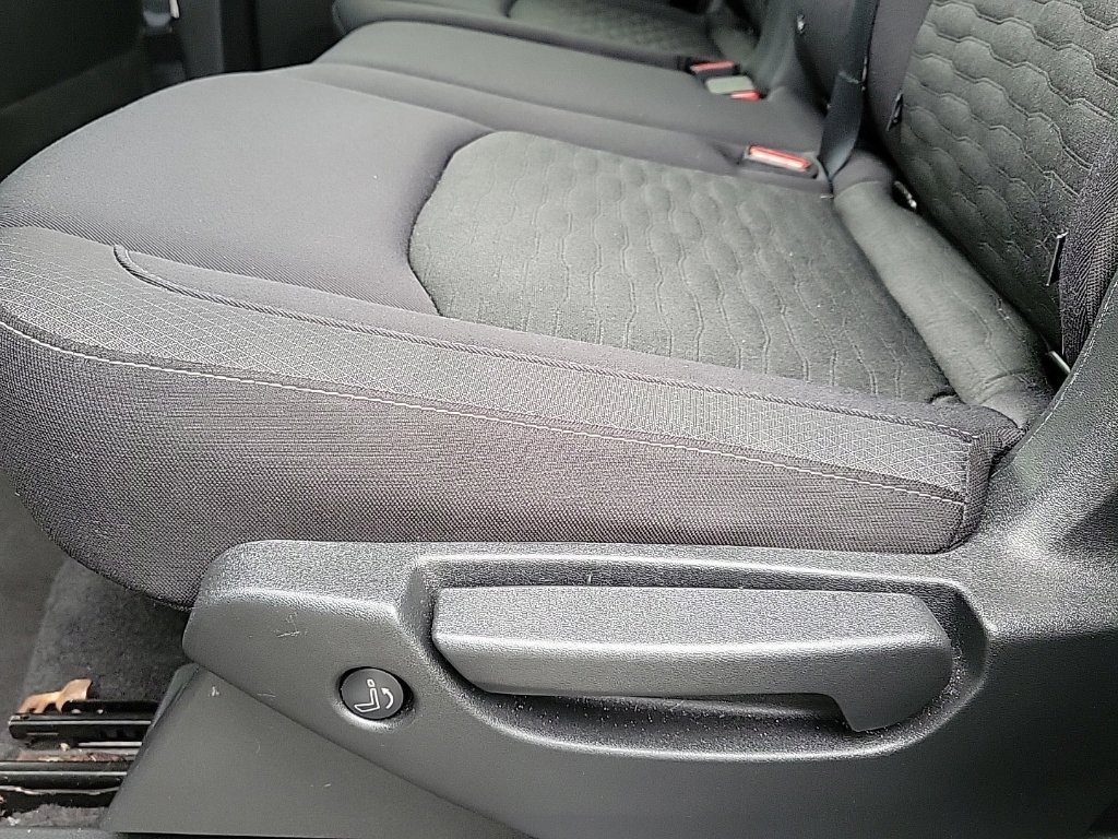 Used 2022 Nissan Pathfinder SV AWD/4WD image 14