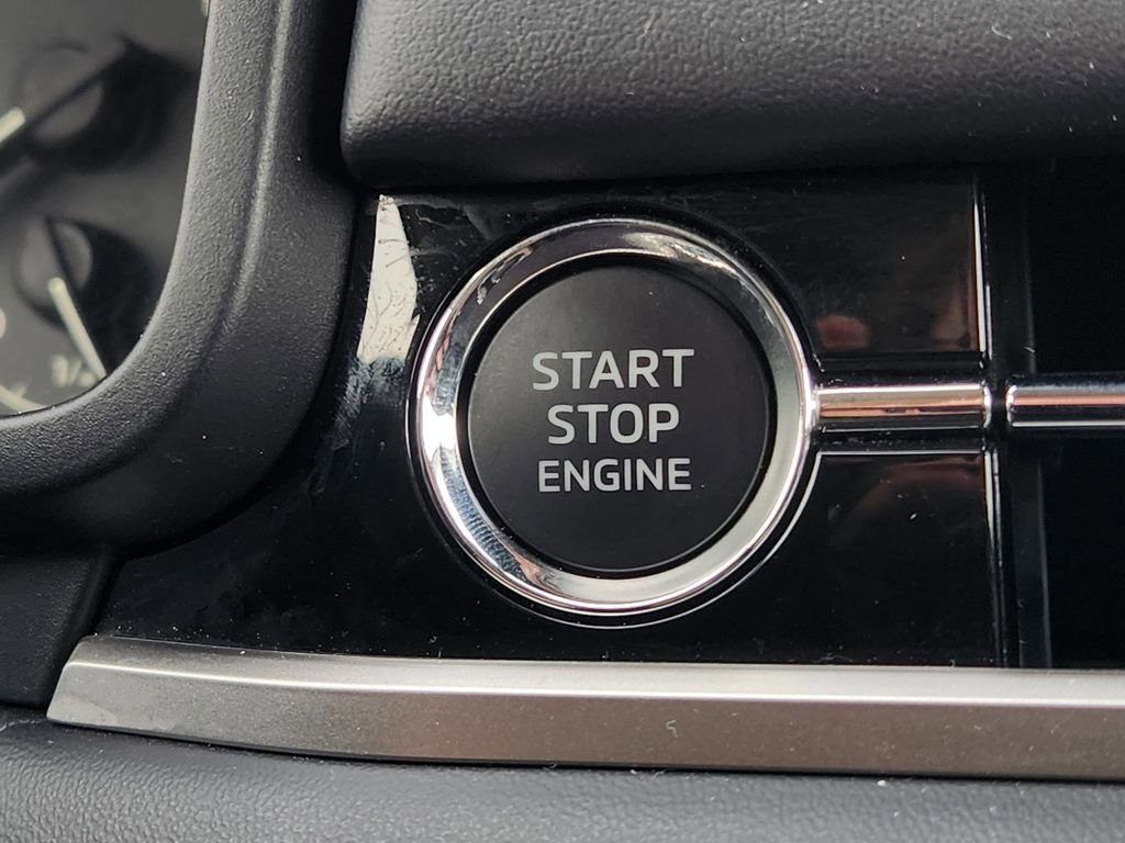 Used 2025 Mitsubishi Outlander ES image 21