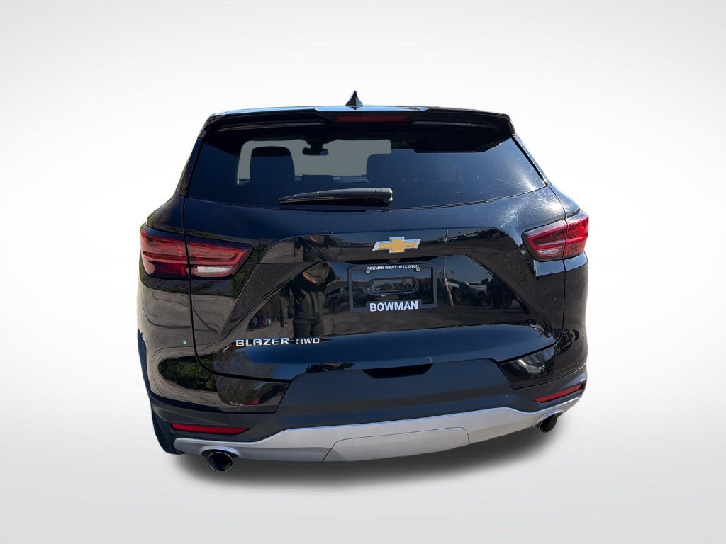 Used 2024 Chevrolet Blazer LT w/ Convenience Package FWD image 5