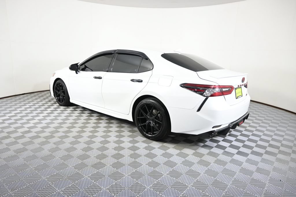 Used 2022 Toyota Camry XSE FWD image 4