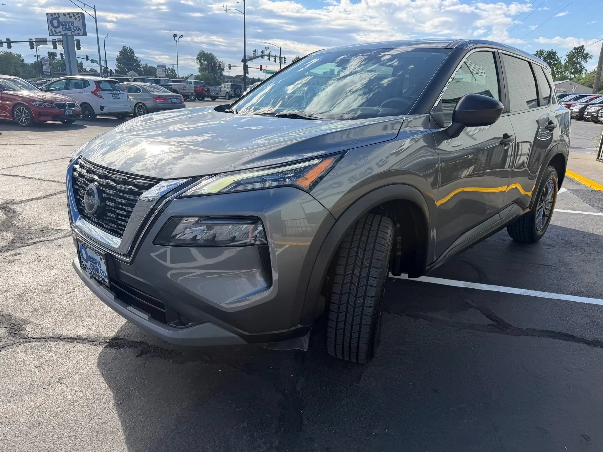 Used 2023 Nissan Rogue S AWD/4WD image 3