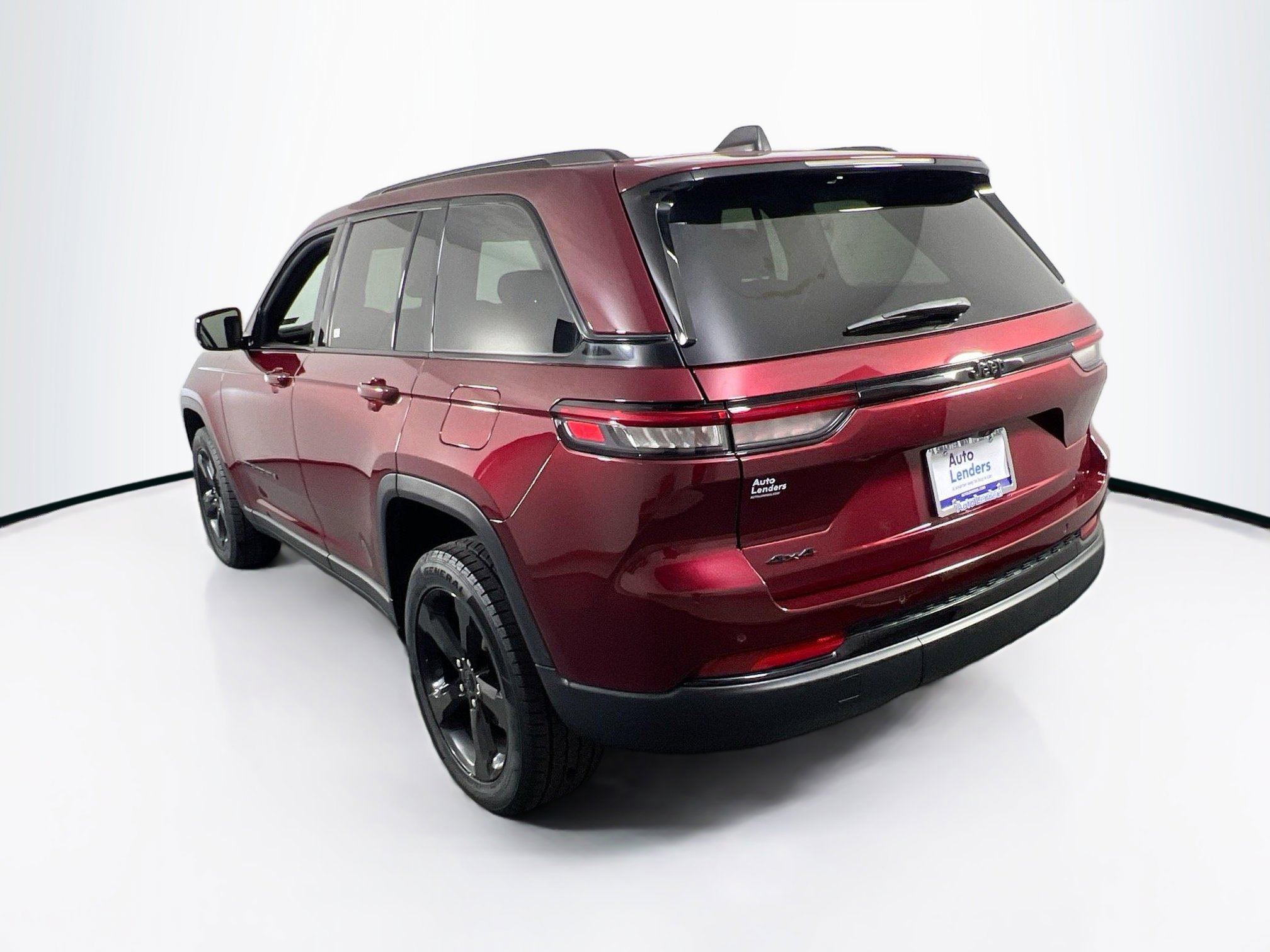 Used 2023 Jeep Grand Cherokee Altitude AWD/4WD image 7