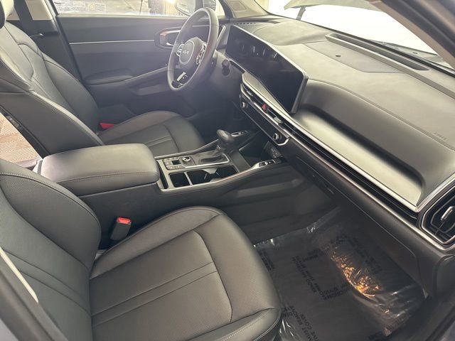 Certified 2025 Kia Sorento S image 23