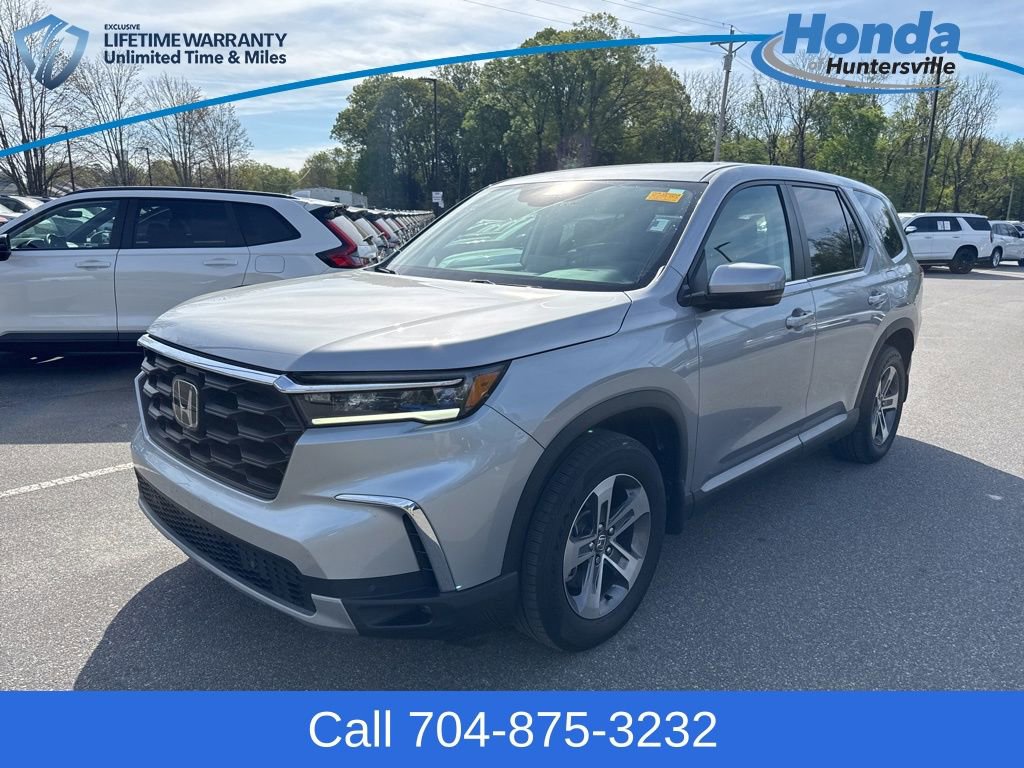 Used 2025 Honda Pilot EX-L image 3