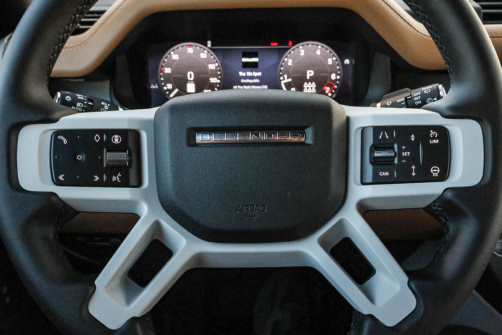 New 2026 Land Rover Defender 130 X-Dynamic SE image 33