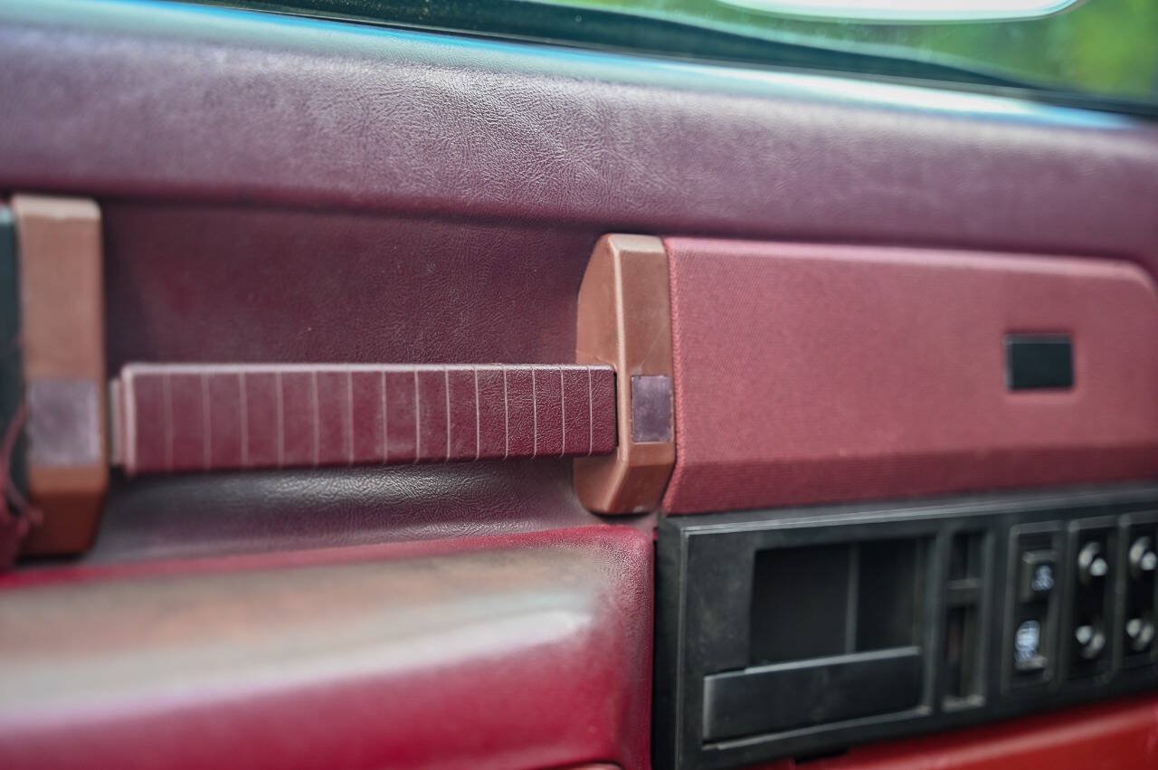 Used 1989 Chevrolet Silverado 1500 4x4 Regular Cab image 66