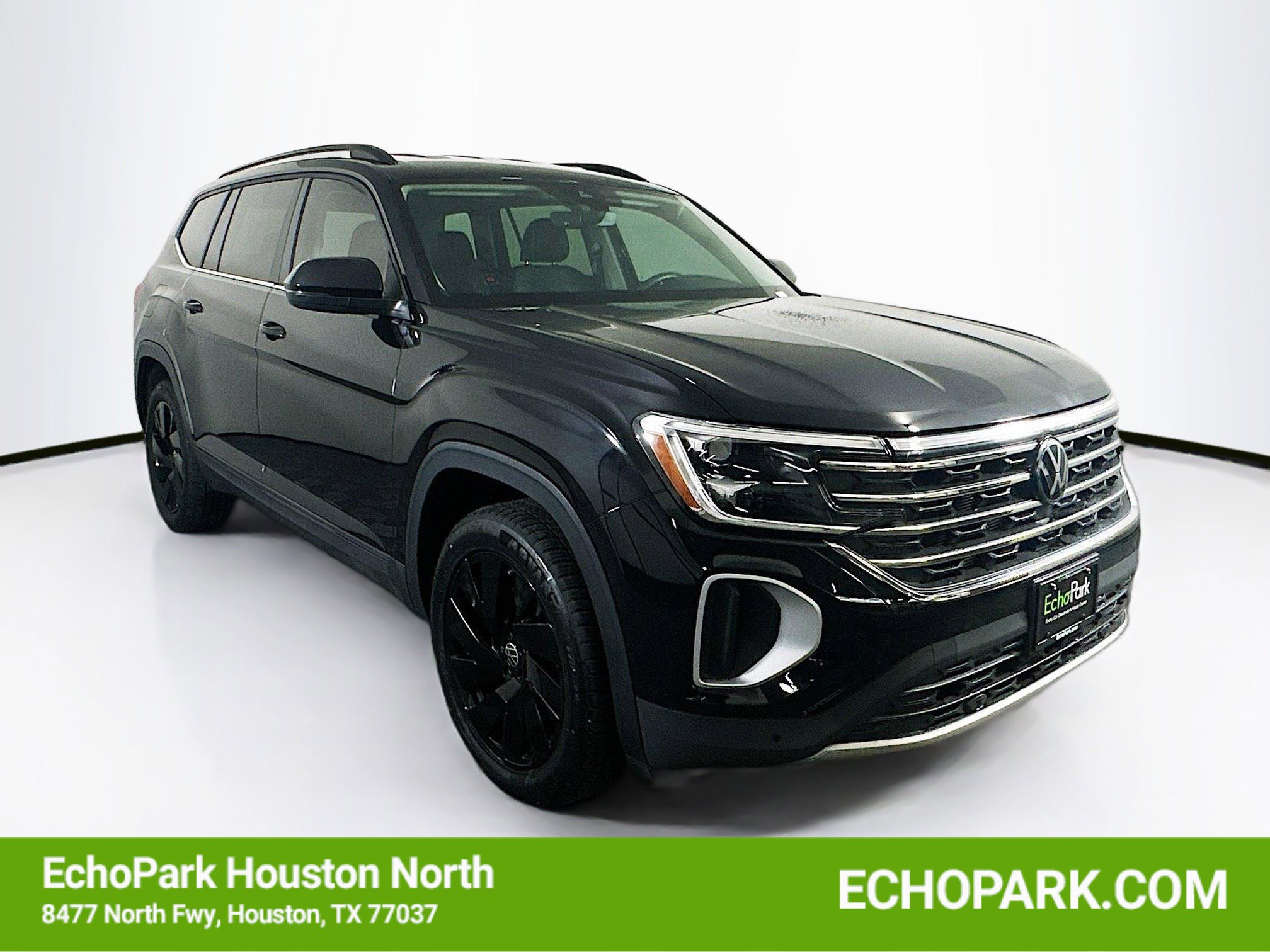 Used 2024 Volkswagen Atlas SE w/ Black Wheel Package AWD/4WD image 1