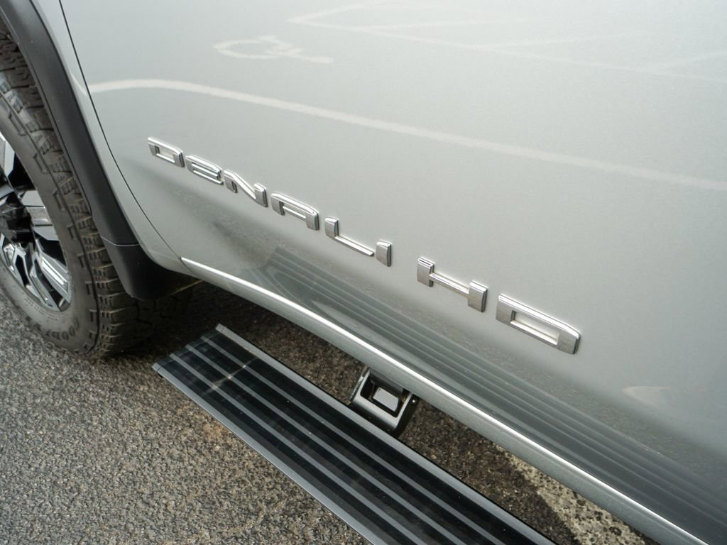 Used 2021 GMC Sierra 2500 Denali w/ Denali Ultimate Package image 11