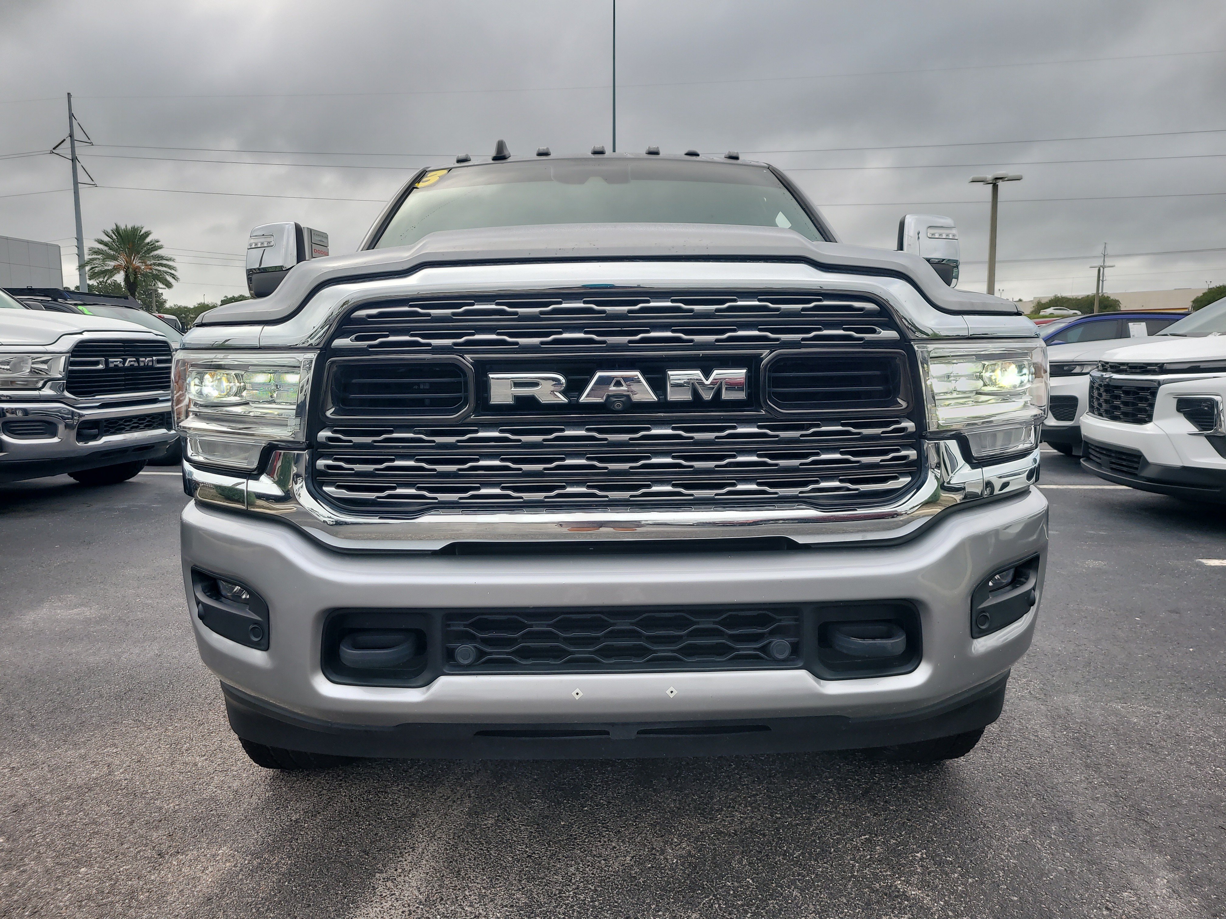 Used 2023 RAM 3500 Limited AWD/4WD image 2
