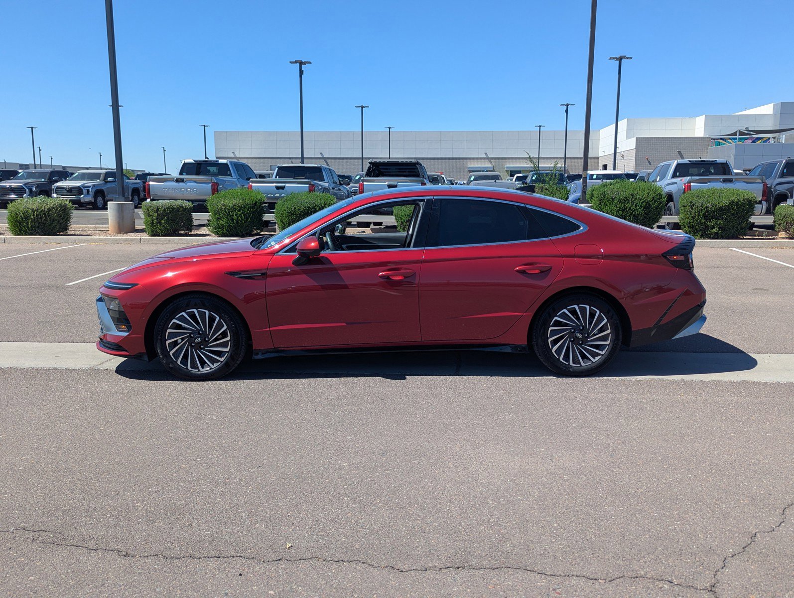 Used 2025 Hyundai Sonata Limited image 2