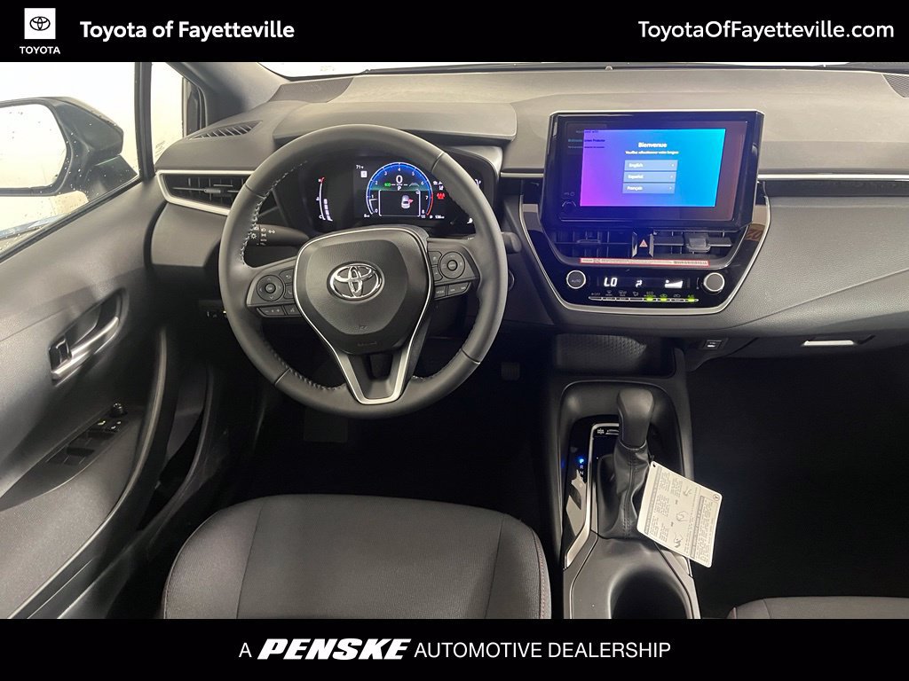 Used 2026 Toyota Corolla SE FWD image 2