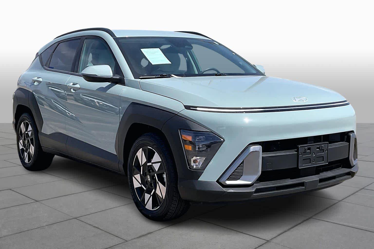 Used 2025 Hyundai Kona SEL FWD image 3