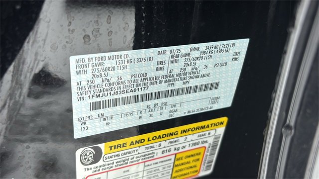 Used 2025 Ford Expedition Active image 35