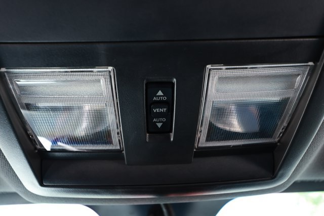 Used 2014 Dodge Challenger SXT RWD image 17