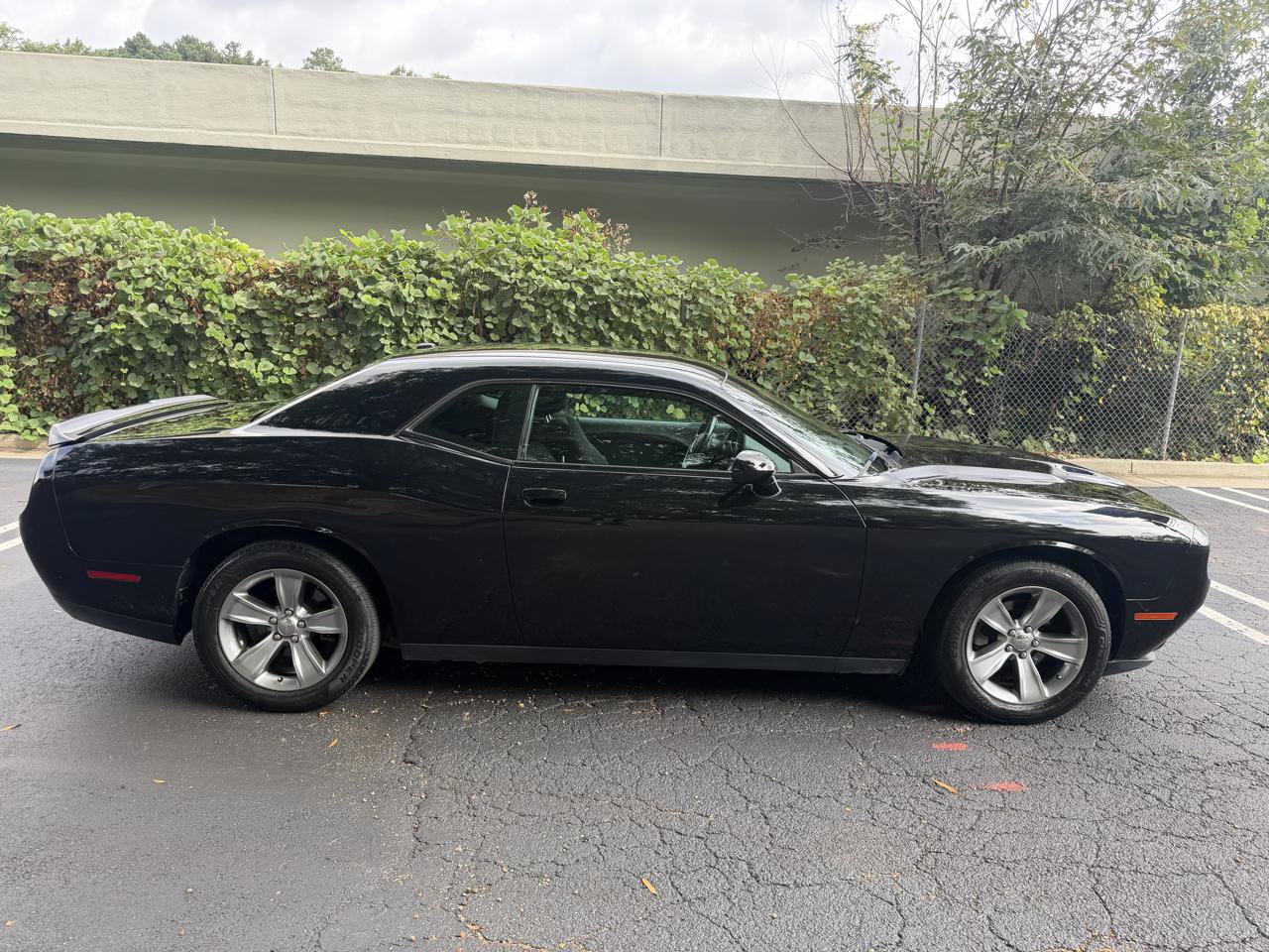 Used 2018 Dodge Challenger SXT RWD image 4