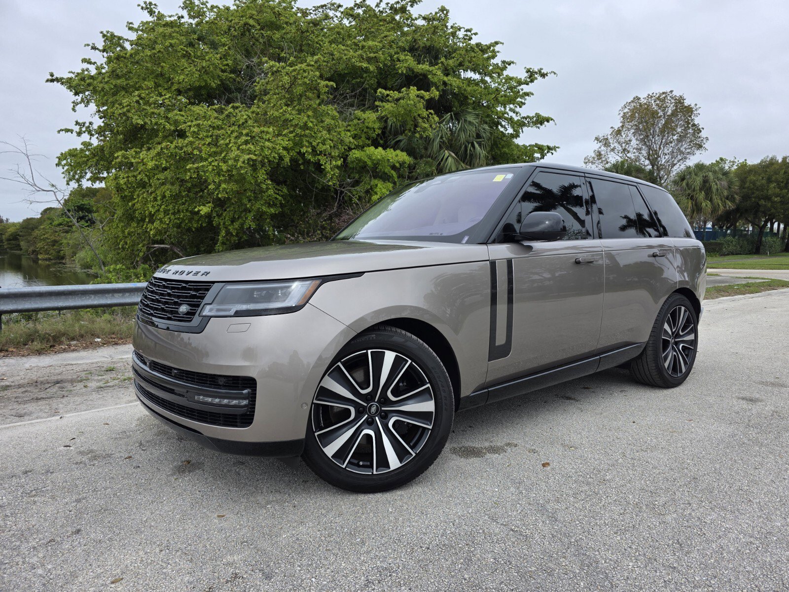 Certified 2023 Land Rover Range Rover SE