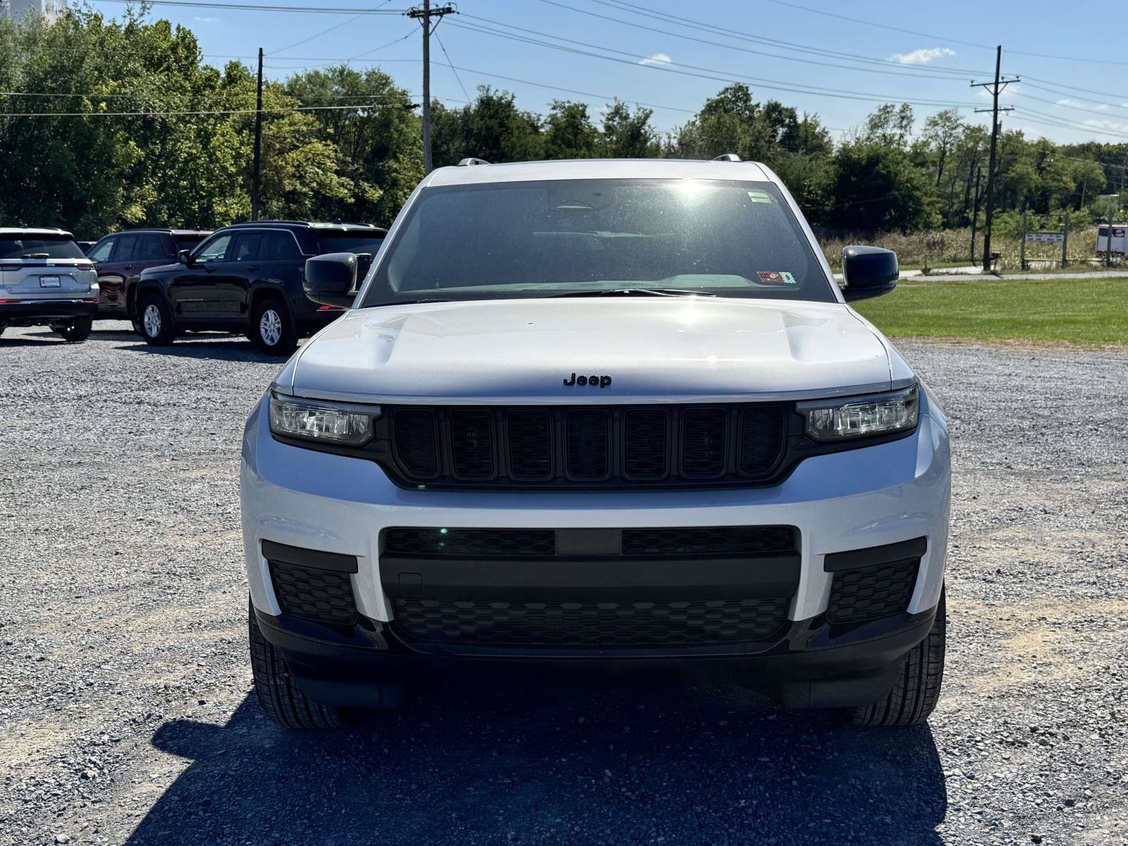 New 2025 Jeep Grand Cherokee L Altitude AWD/4WD image 24