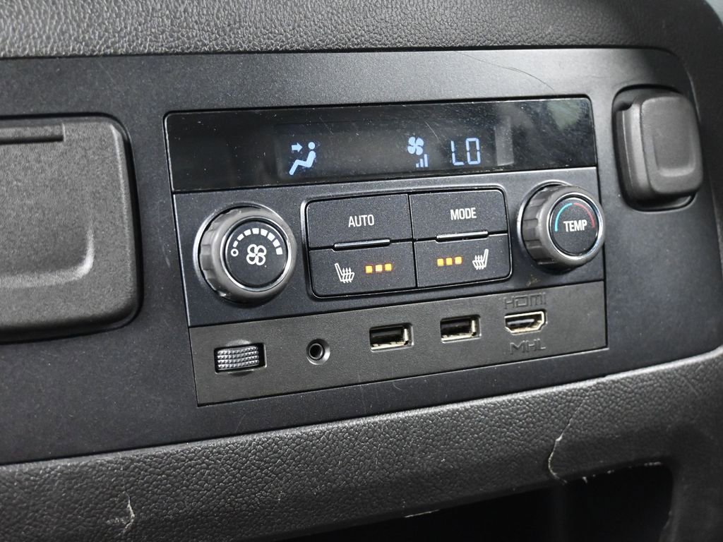 Used 2020 Chevrolet Suburban LT image 38