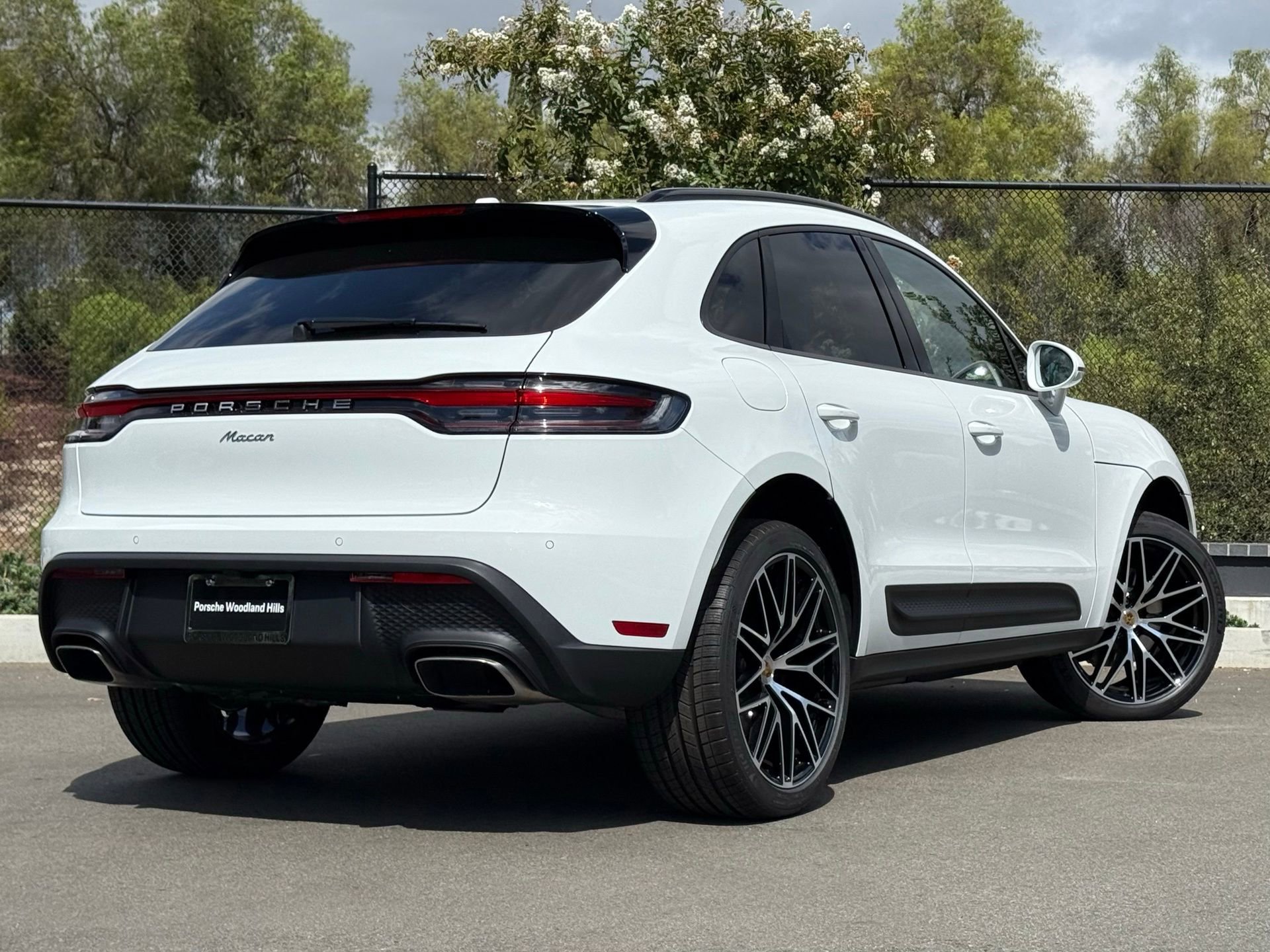 Used 2025 Porsche Macan image 7