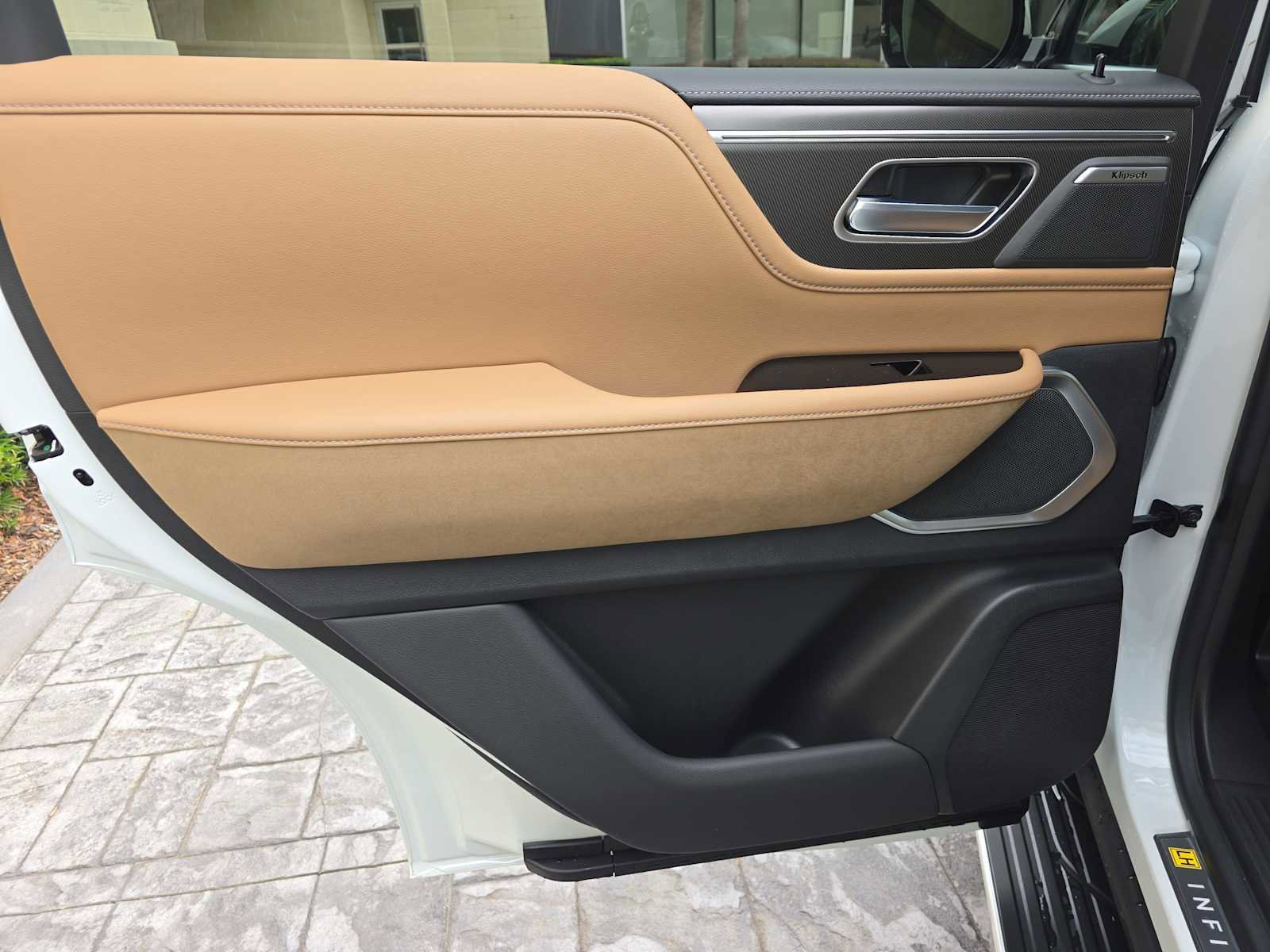 New 2026 INFINITI QX80 Luxe w/ Cargo Package image 12