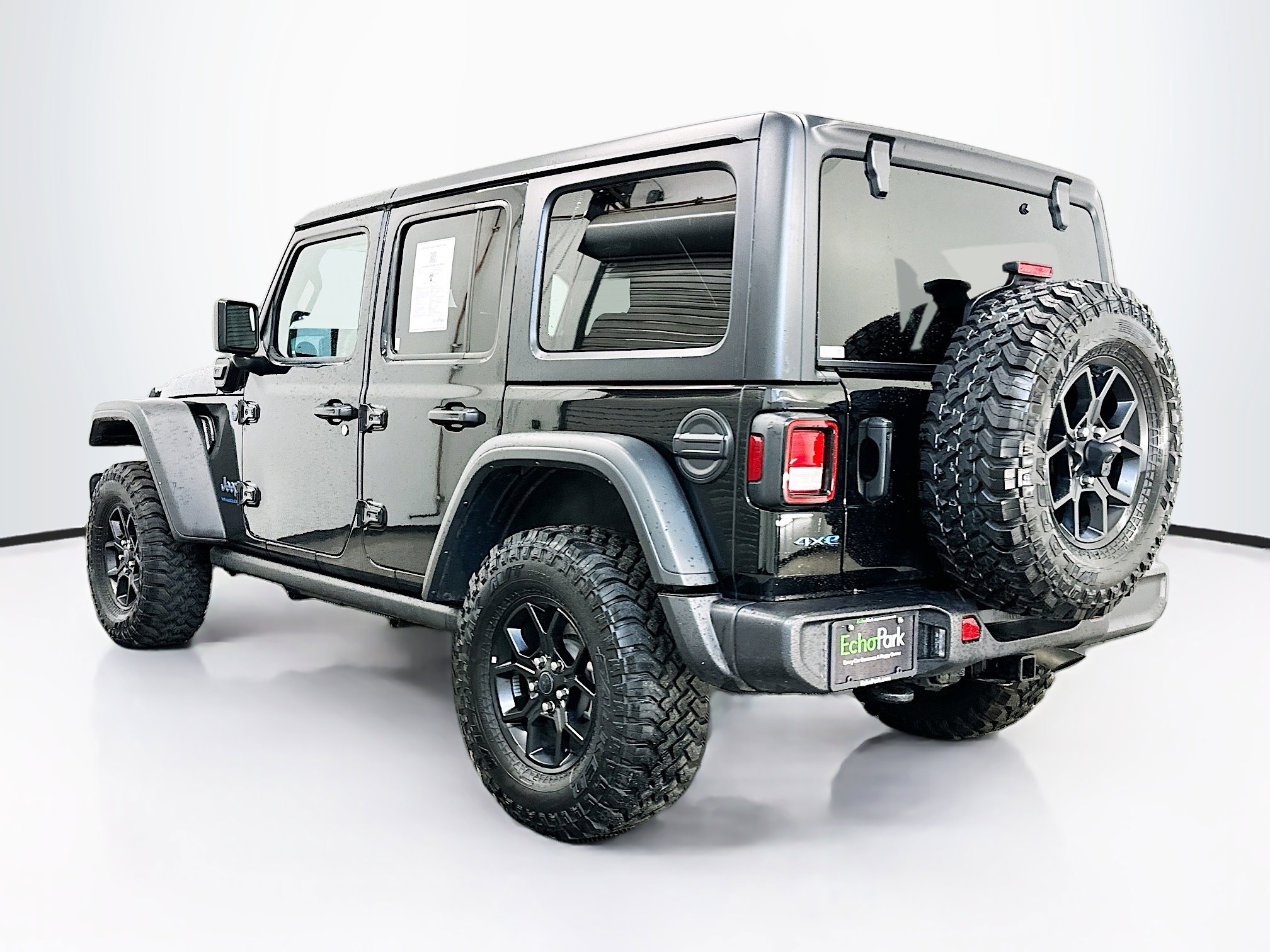 Used 2025 Jeep Wrangler Willys image 5