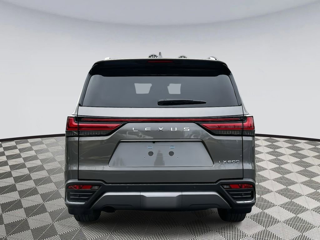 Used 2025 Lexus LX 600 4WD w/ Accessory Package (Z1) image 3