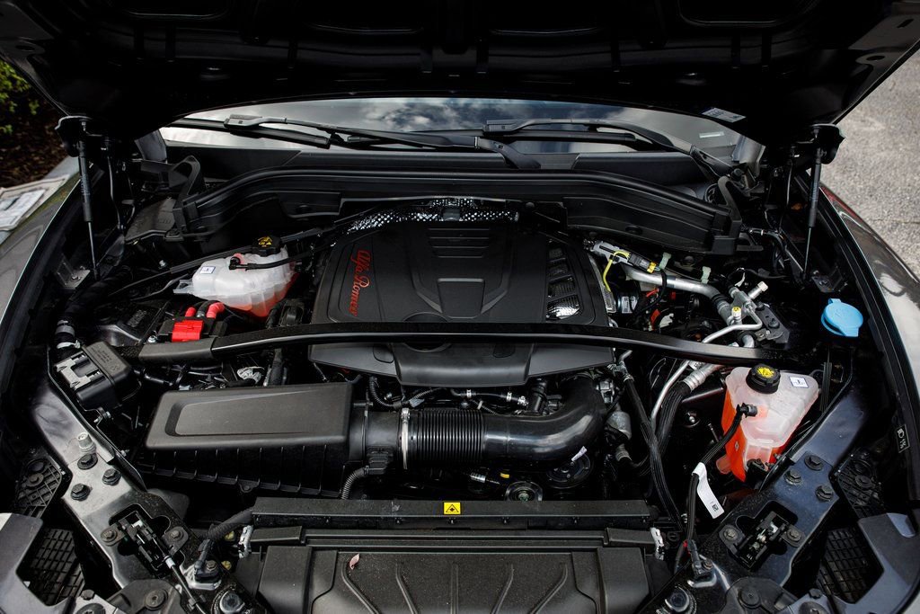 New 2025 Alfa Romeo Stelvio Sprint image 40