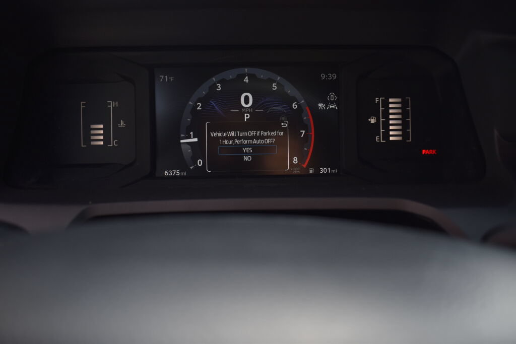 Certified 2025 Toyota Tacoma SR5 AWD/4WD image 10