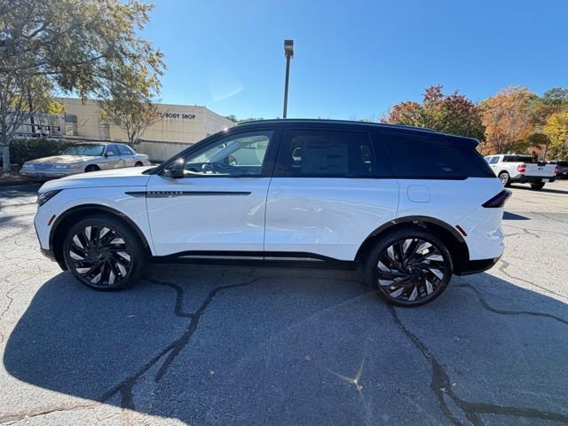 New 2026 Lincoln Nautilus Reserve w/ Jet Appearance Package image 4