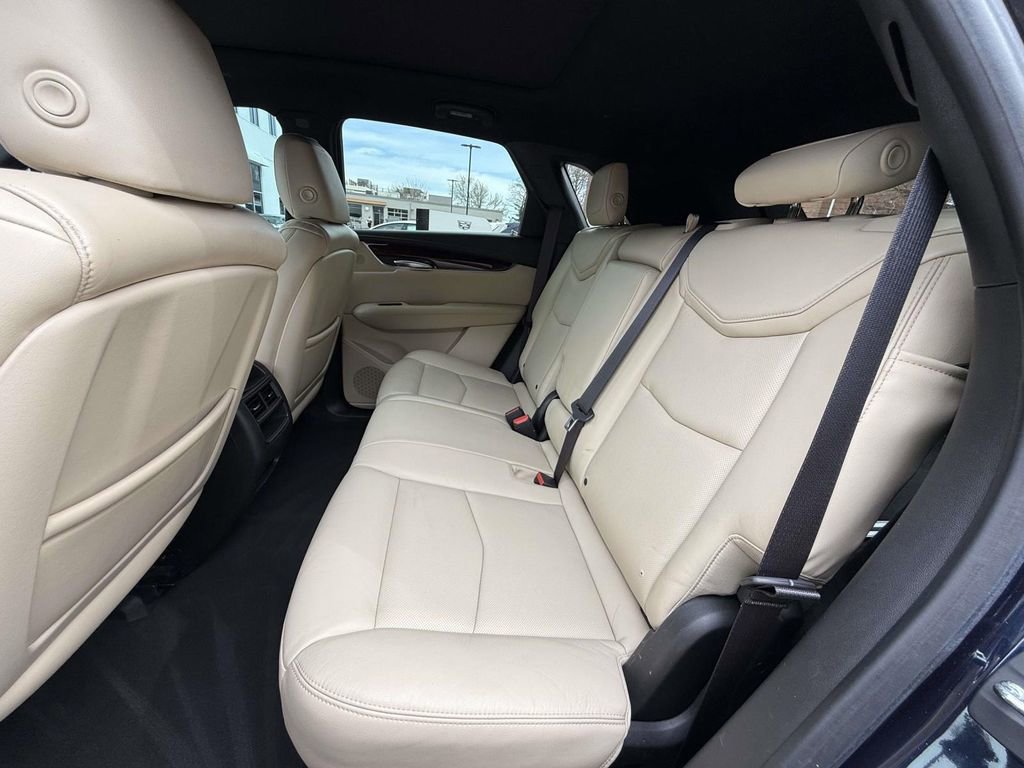 Used 2017 Cadillac XT5 Luxury w/ Driver Awareness Package image 18