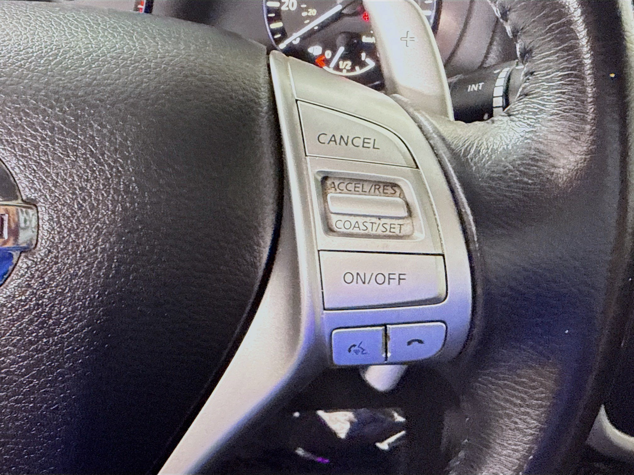 Used 2016 Nissan Altima 2.5 SR w/ Interior Lighting Package FWD image 15