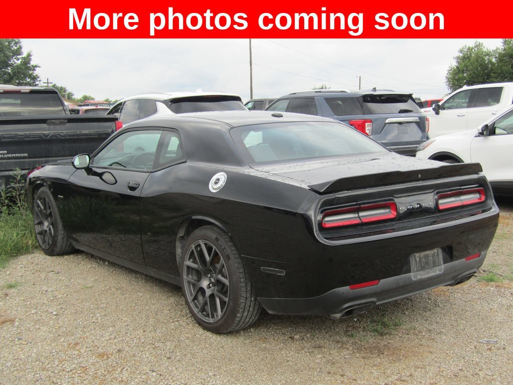 Used 2018 Dodge Challenger R/T RWD image 3